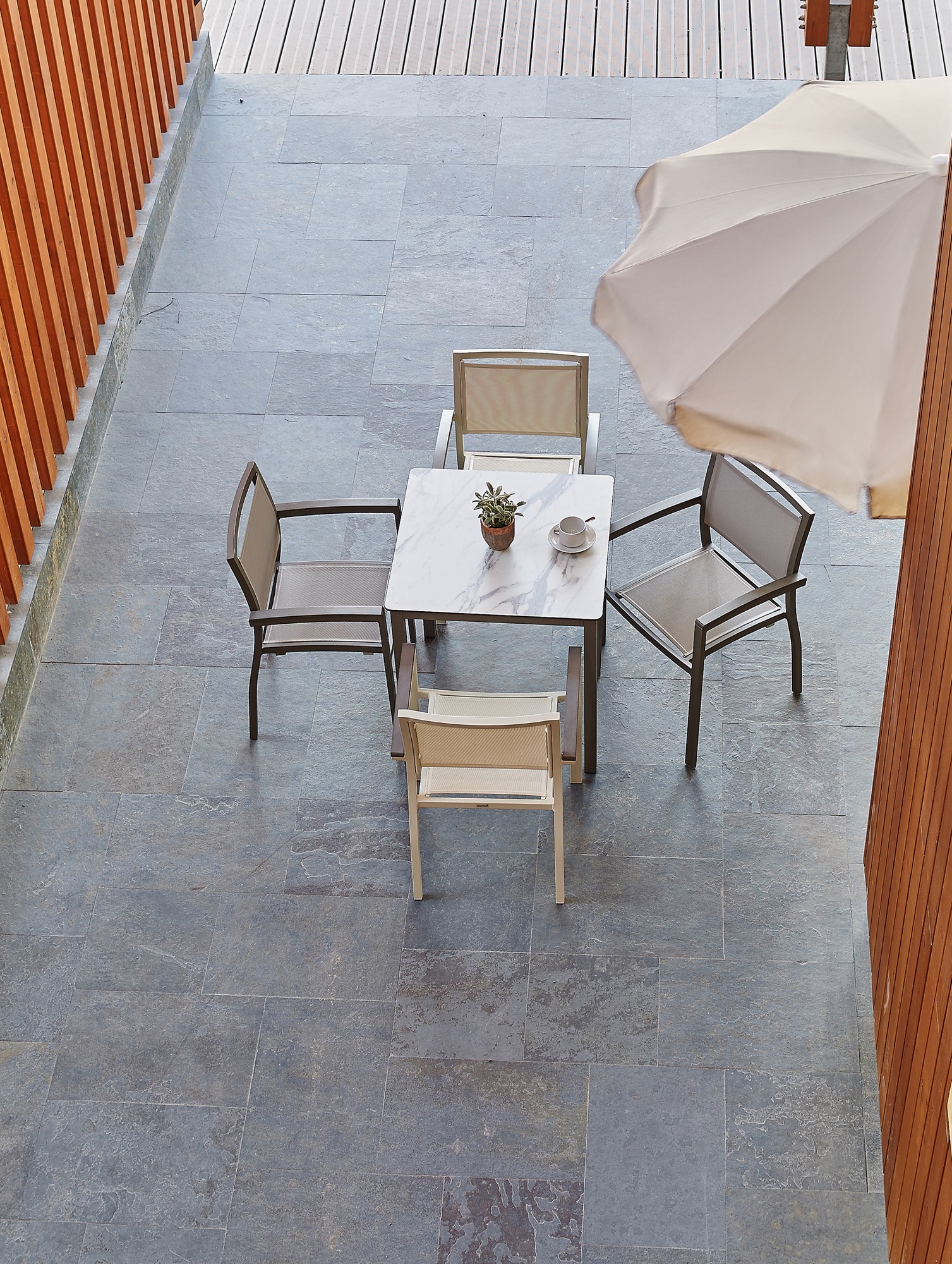 Ezpeleta Monaco Table