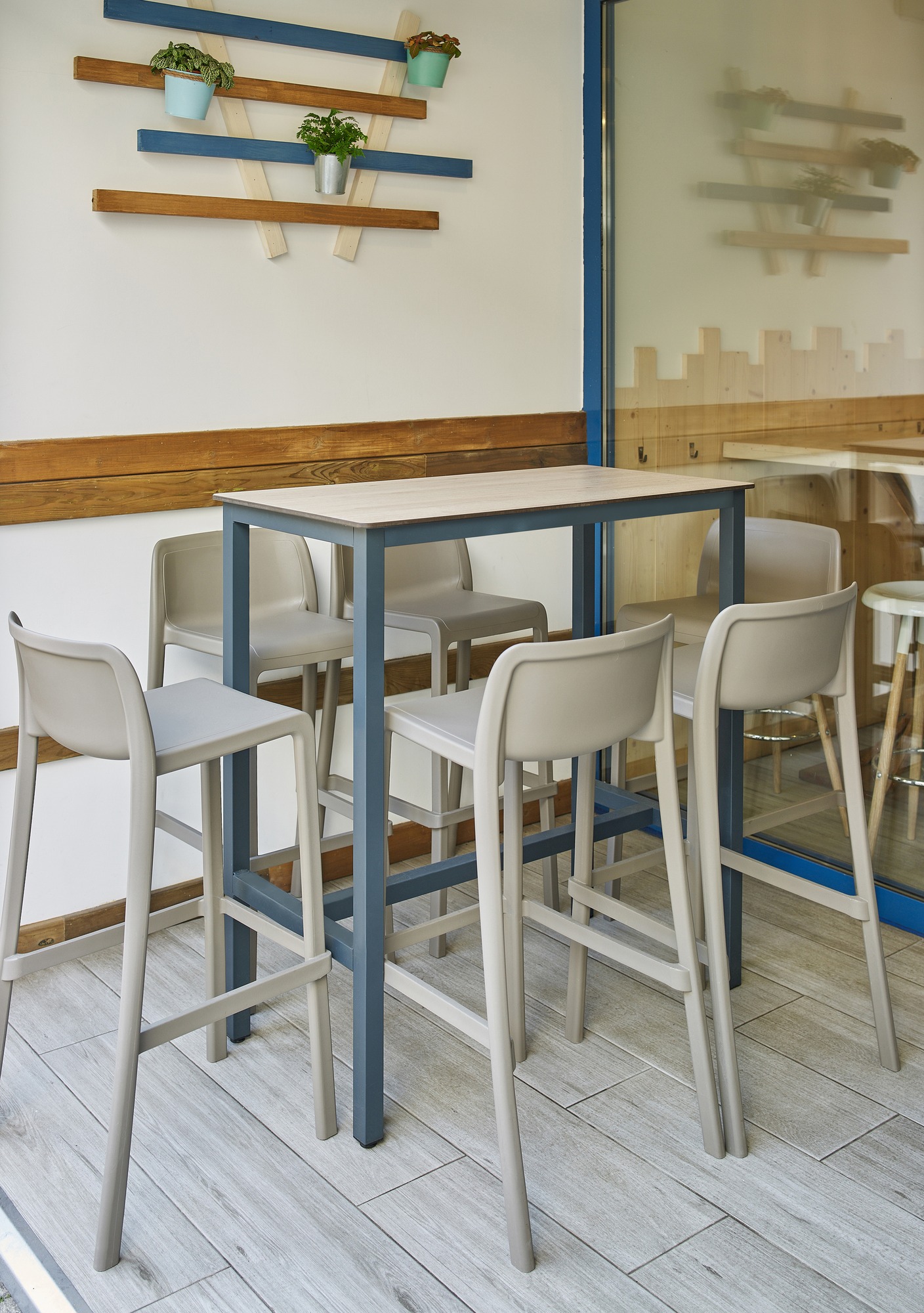Ezpeleta Urban High Table